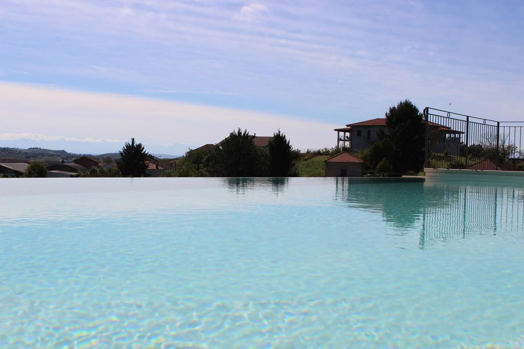 Alta Villa The Countryhouse Adults Only Boutique Bnb Vigliano d'Asti Luaran gambar