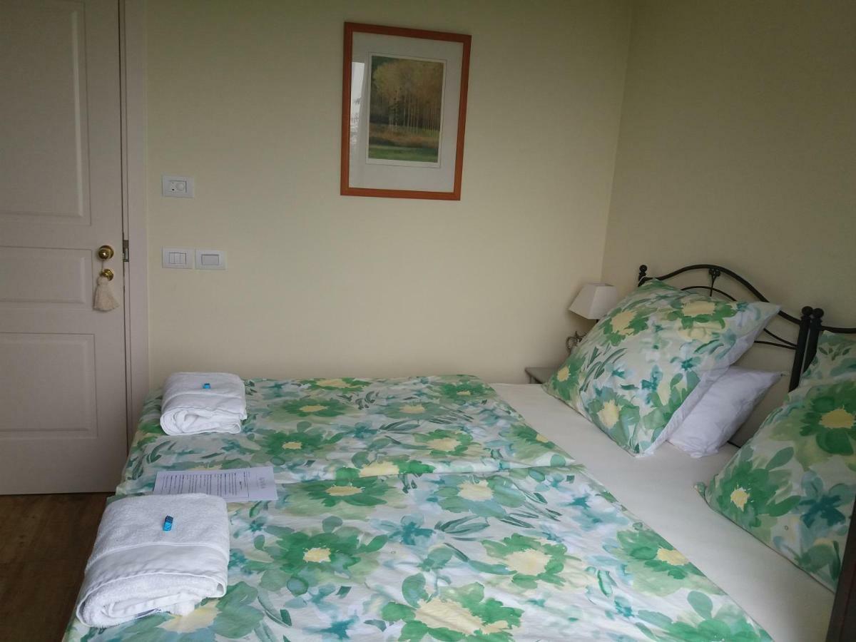 Alta Villa The Countryhouse Adults Only Boutique Bnb Vigliano d'Asti Luaran gambar